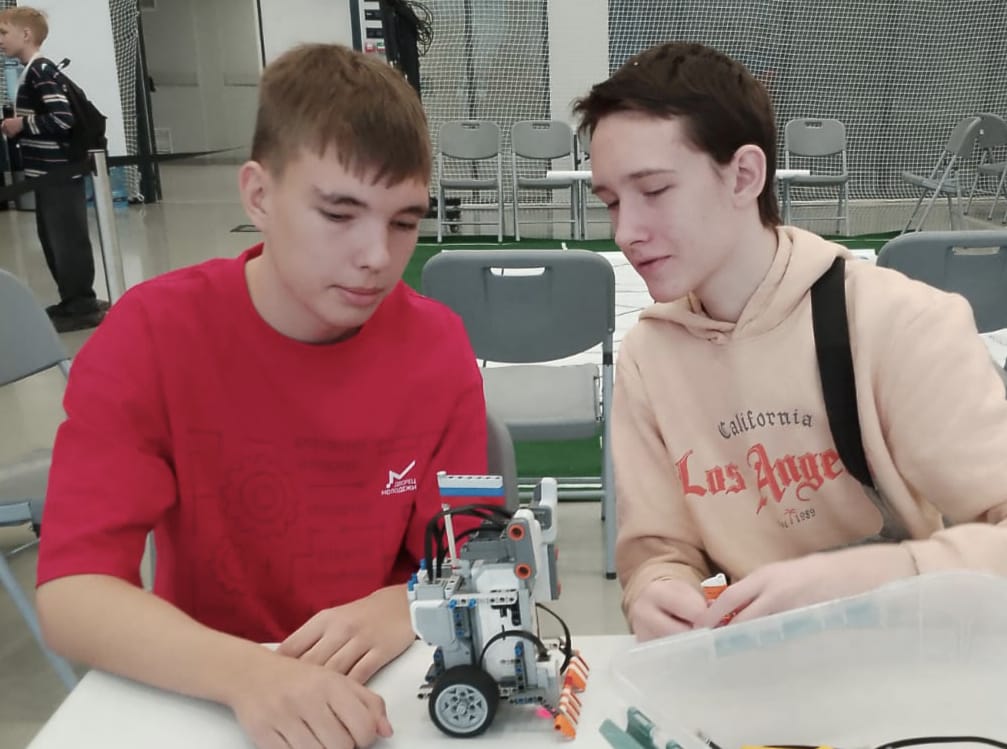 RoboScience Hackathon 2025